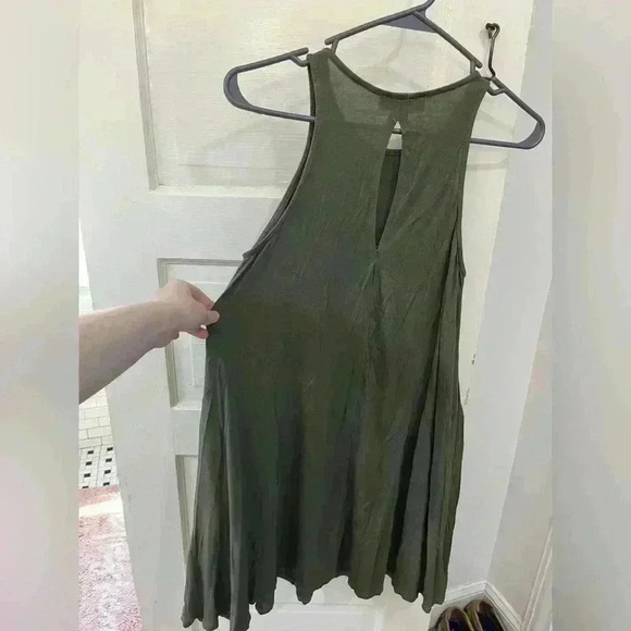 Lulus Olive Green mini‎ sundress with pockets size small - Picture 4 of 7